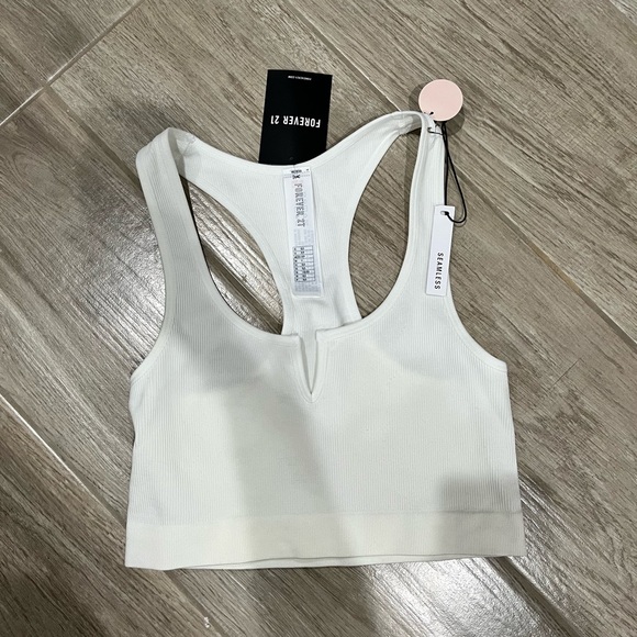 Clothing - Picture 6 of 16